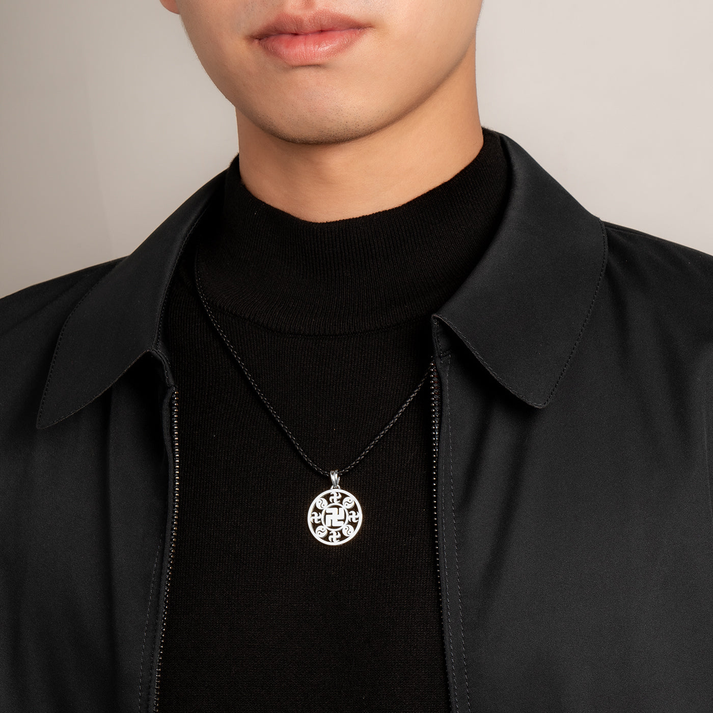 Falun Pendant 18kt White Gold 25mm Men Model | Shen Yun Collections