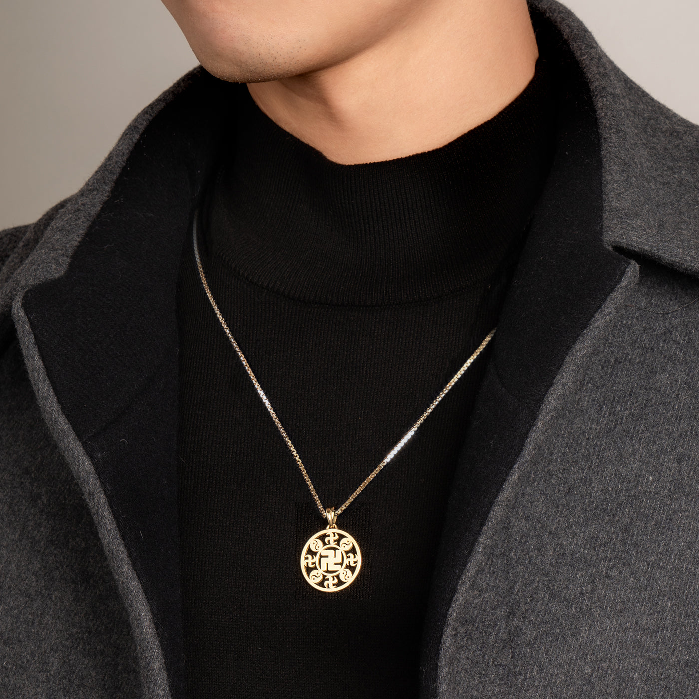 Falun Pendant 18kt Yellow Gold 22mm Model Image 2 | Shen Yun Collections