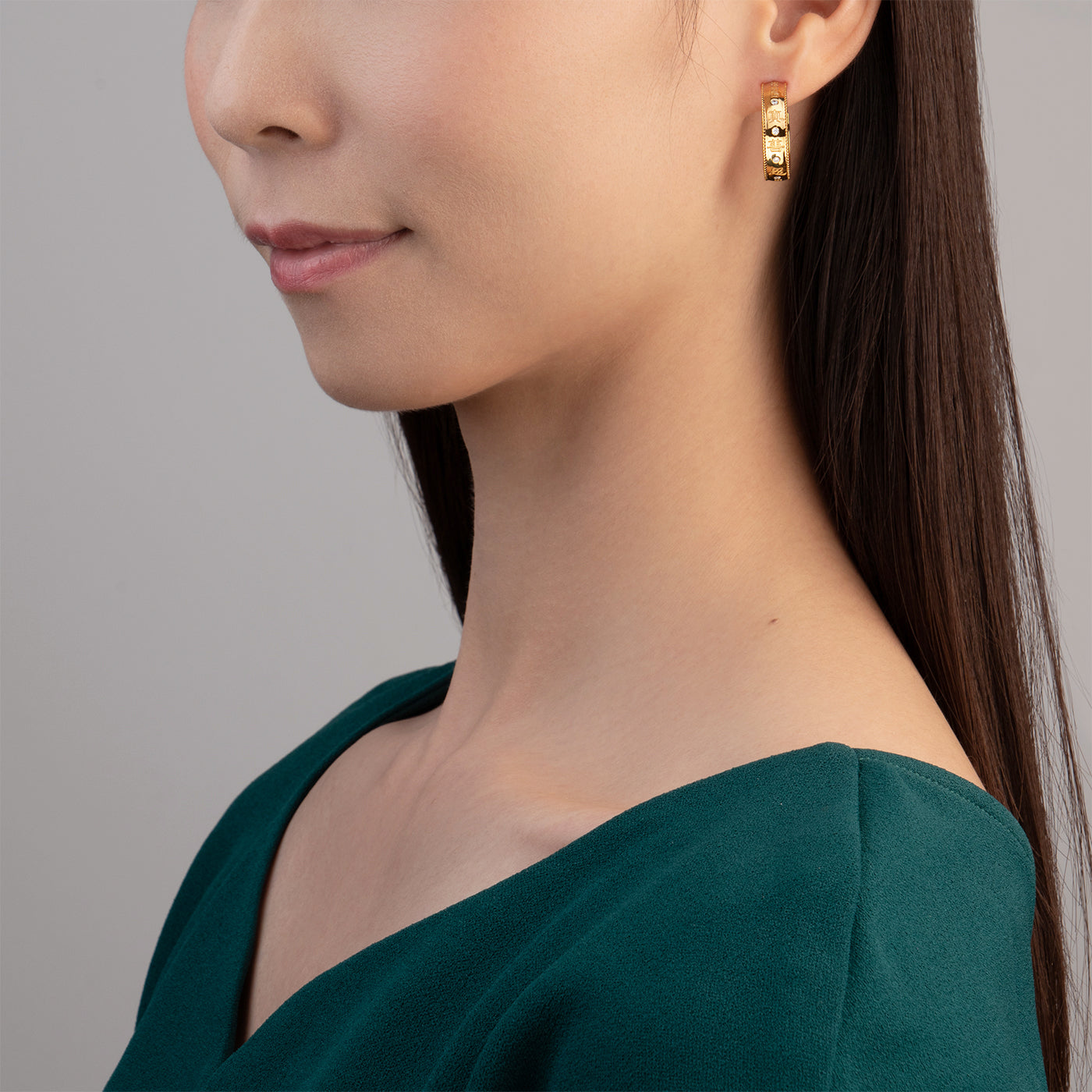 Zhen Shan Ren Wondrous Words Earrings Large hoops in Gold Model Image | Shen Yun Shop