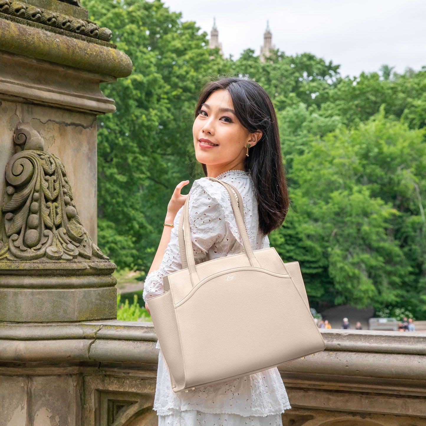 Tang Dynasty Grace Tote Bag Parchment Beige Model | Shen Yun Shop